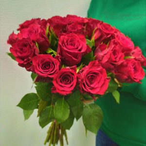 Букет из маленьких красных роз купить в перми с доставкой