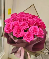 kupit v permi tsvetyi rozovyie rozyi 200x240 - Букет из 21 розовой розы (Эквадор), с оформлением