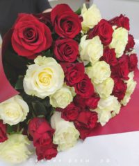 img 20200522 000519 200x240 - Букет из 45 красных и белых роз (Эквадор) с оформлением