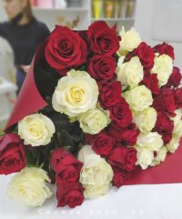 img 20200522 000545 200x240 - Букет из 45 красных и белых роз (Эквадор) с оформлением