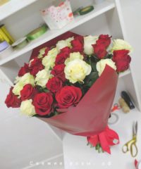 img 20200522 000726 200x240 - Букет из 45 красных и белых роз (Эквадор) с оформлением