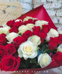 img 20200522 001041 200x240 - Букет из 45 красных и белых роз (Эквадор) с оформлением