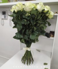kupit belyie rozyi v permi 200x240 - 25 белых роз Мондиаль / Mondial (Эквадор)