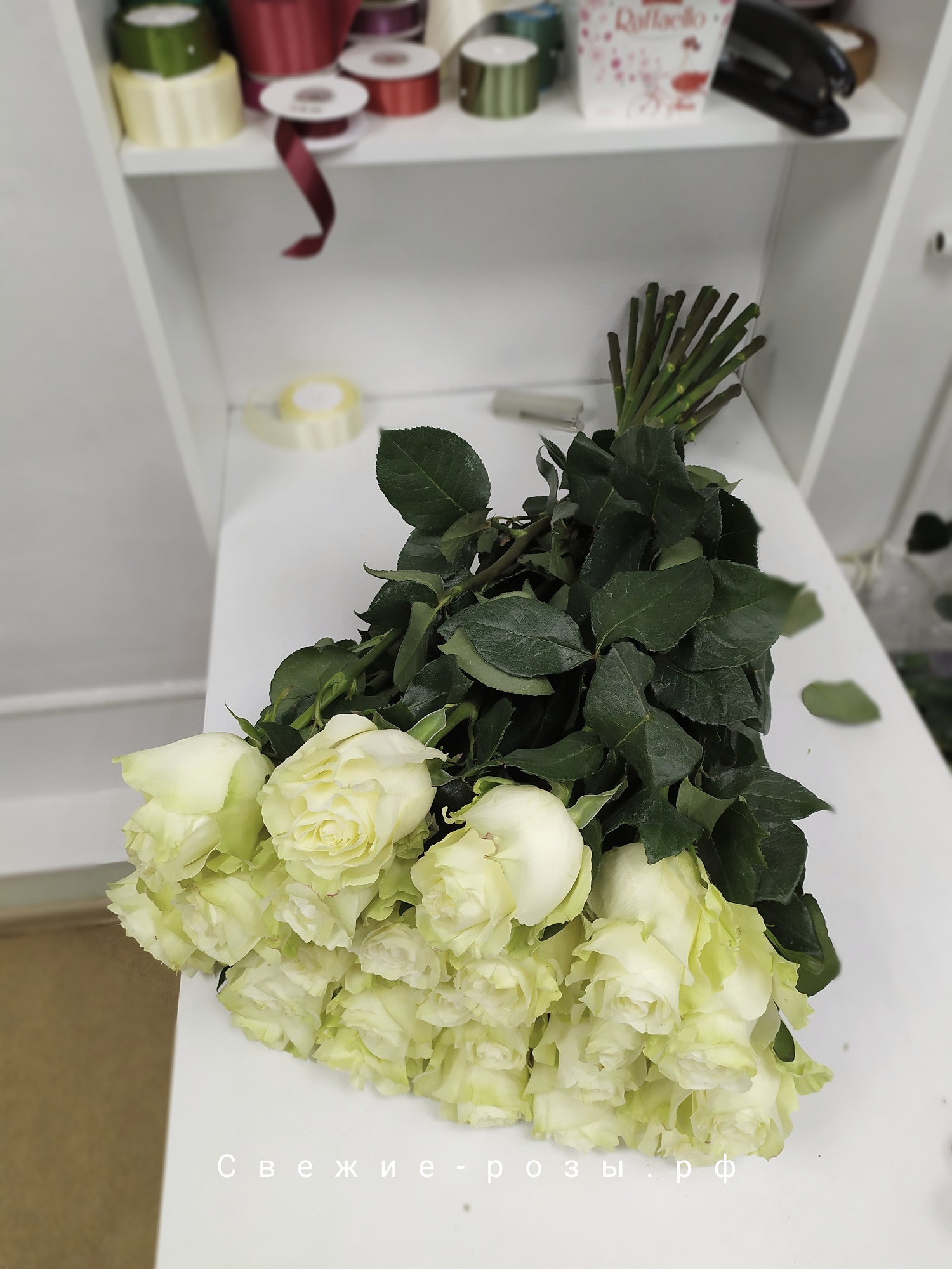 Свежие розы Пермь zakazat belyie rozyi s dostavkoy v permi